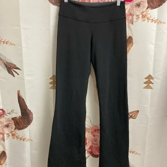 Size 6 lululemon pants - Picture 1 of 4